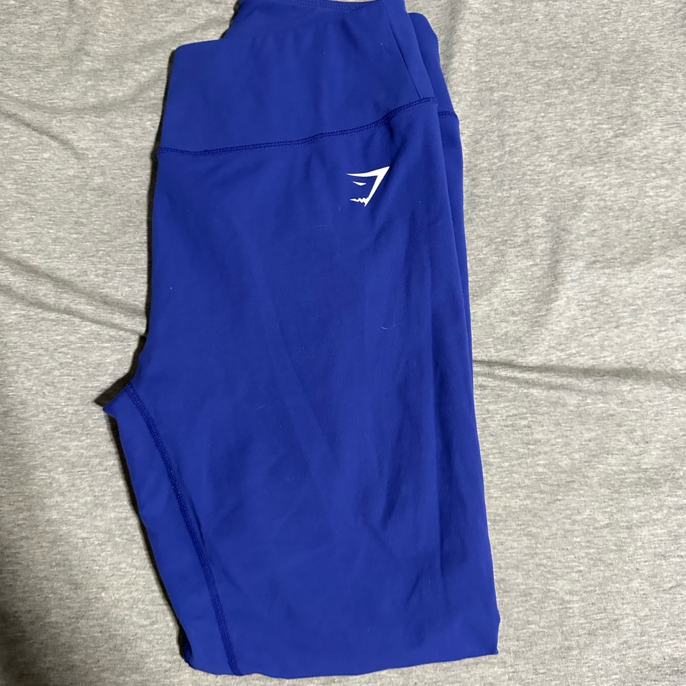 Gym shark leggings